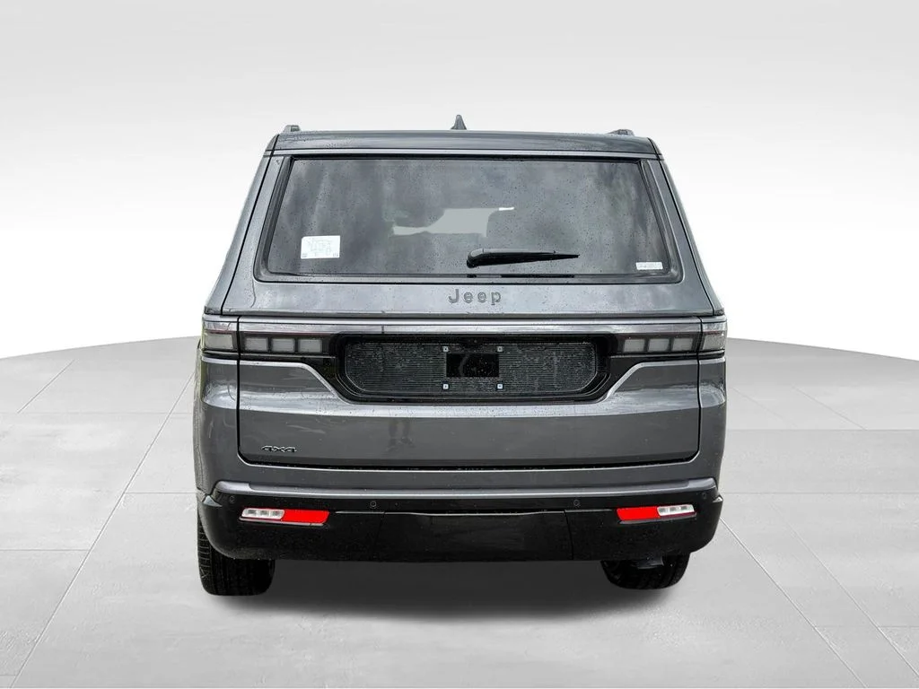 New 2026 Baltic-Gray Metallic Clear-Coat Exterior Paint Jeep Summit Obsidian image 5