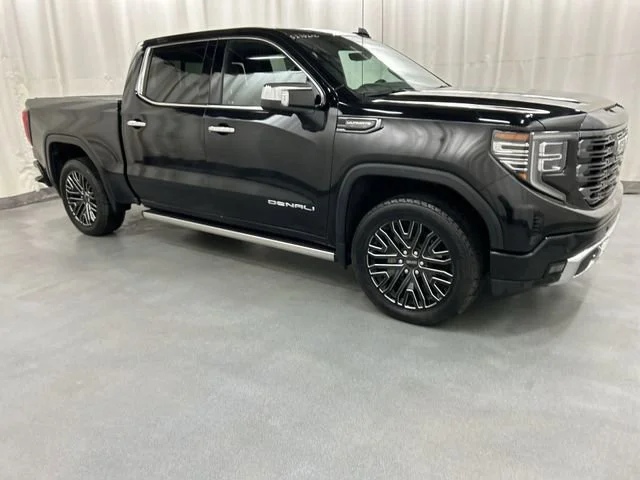 Used 2022 Onyx Black GMC Denali Ultimate image 1