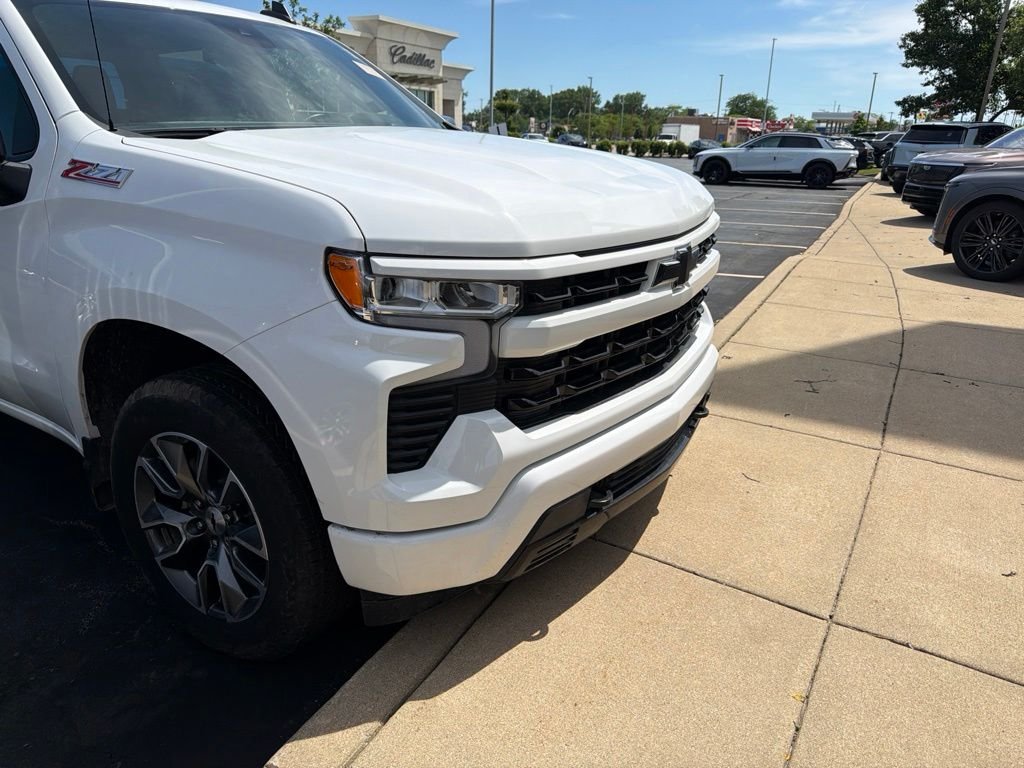 Used 2024 White Chevrolet RST image 8