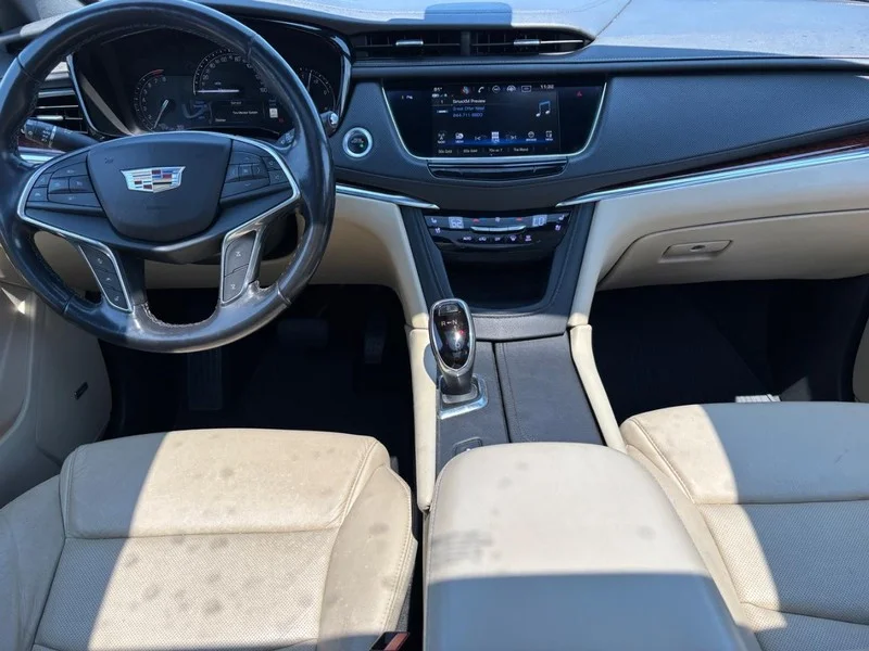 Used 2019 Crystal White Tricoat Cadillac Premium Luxury FWD image 13