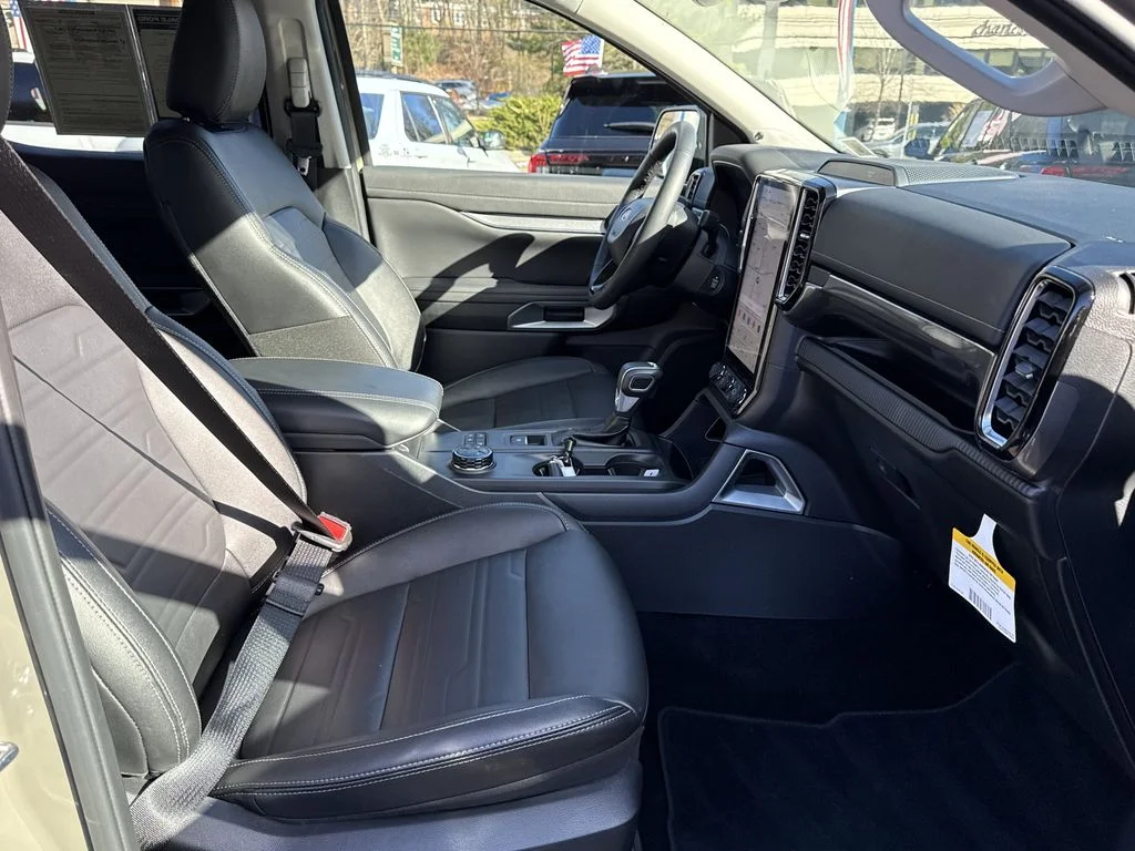 Used 2025 Gray Ford Lariat image 29