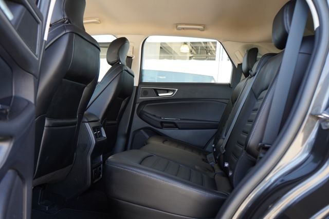 Used 2019 Gray Ford SEL image 29