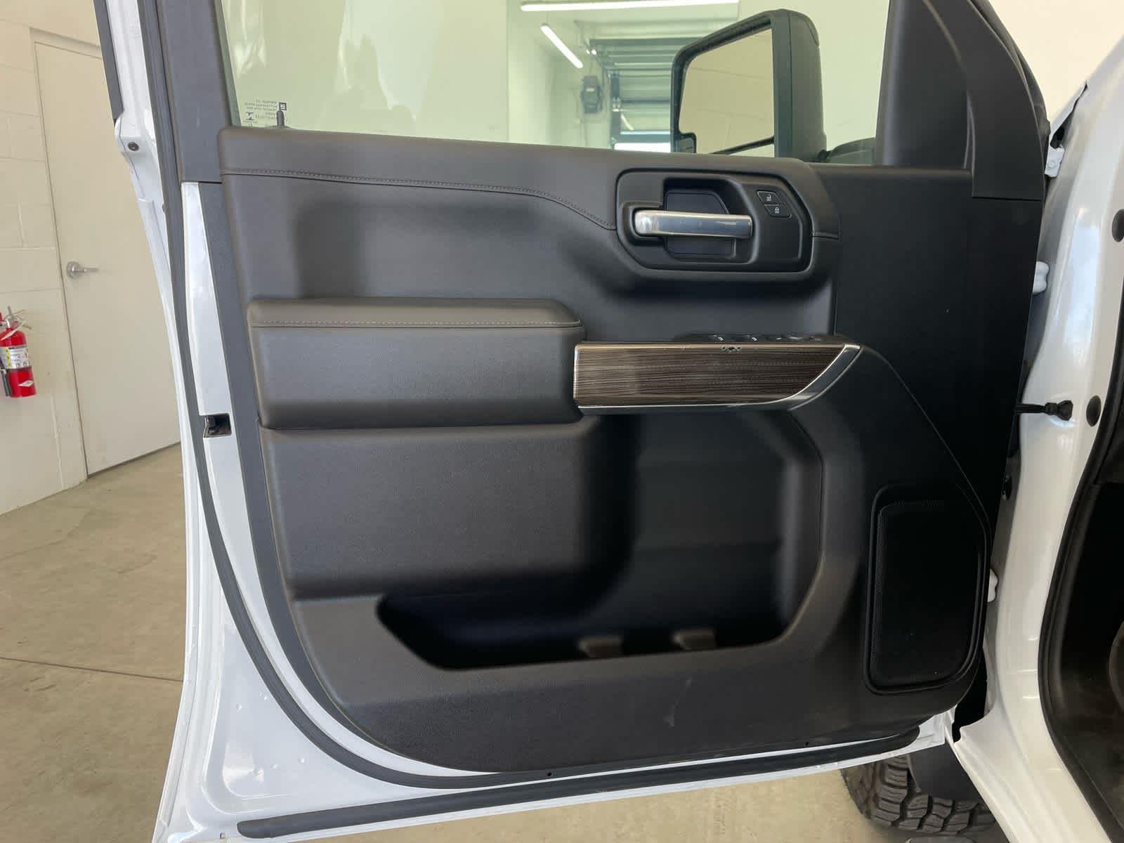 Used 2022 Summit White Chevrolet LT image 11