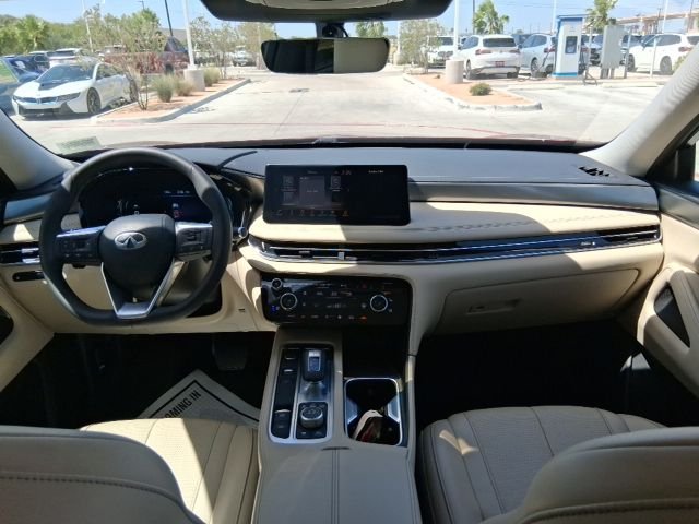 Used 2024 Red INFINITI LUXE image 10