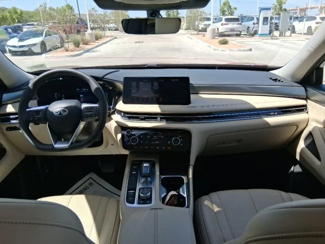 Used 2024 Red INFINITI LUXE image 10