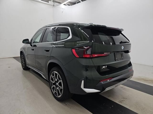 Certified Used 2025 San Remo Green Metallic BMW xDrive28i image 3