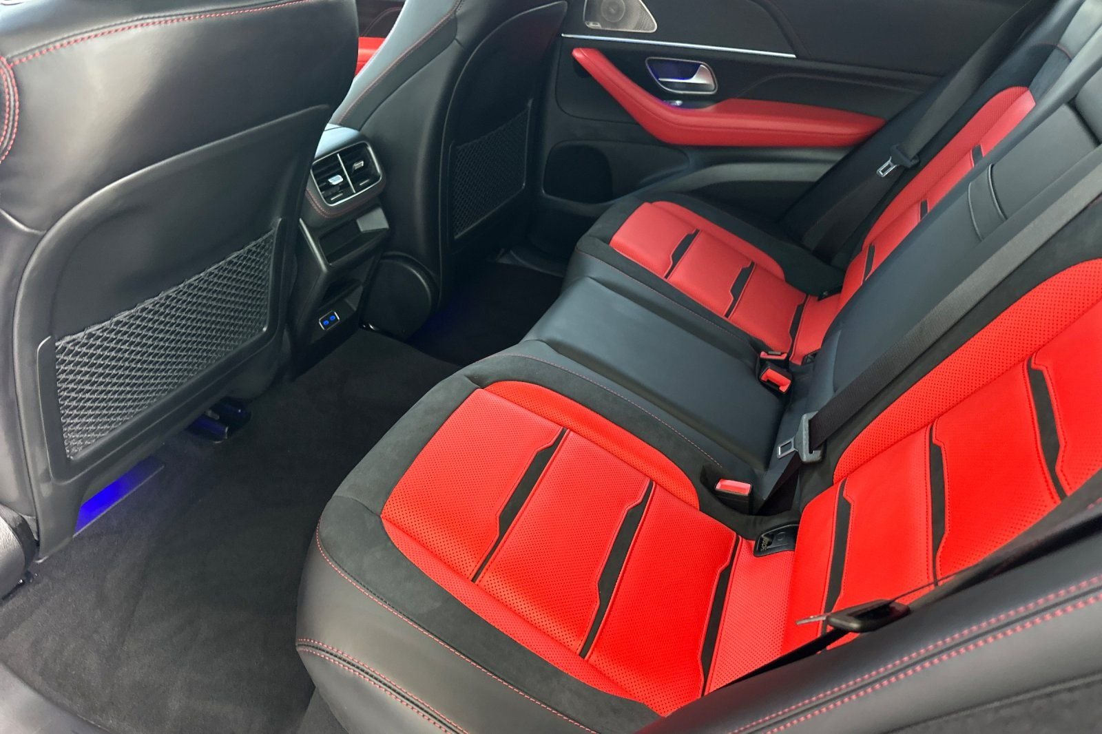 New 2026 MANUFAKTUR Alpine Grey Mercedes-Benz GLE 53 AMG® image 12