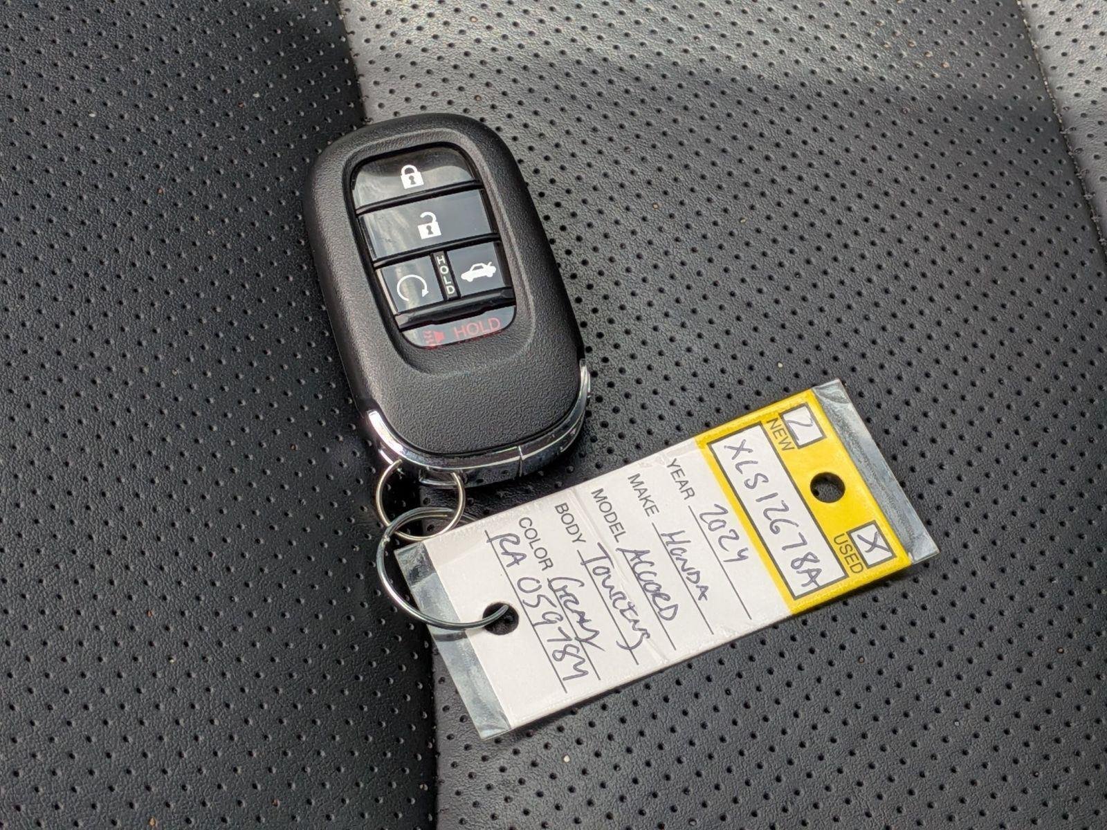 Used 2024 Urban Gray Pearl Honda Touring image 22
