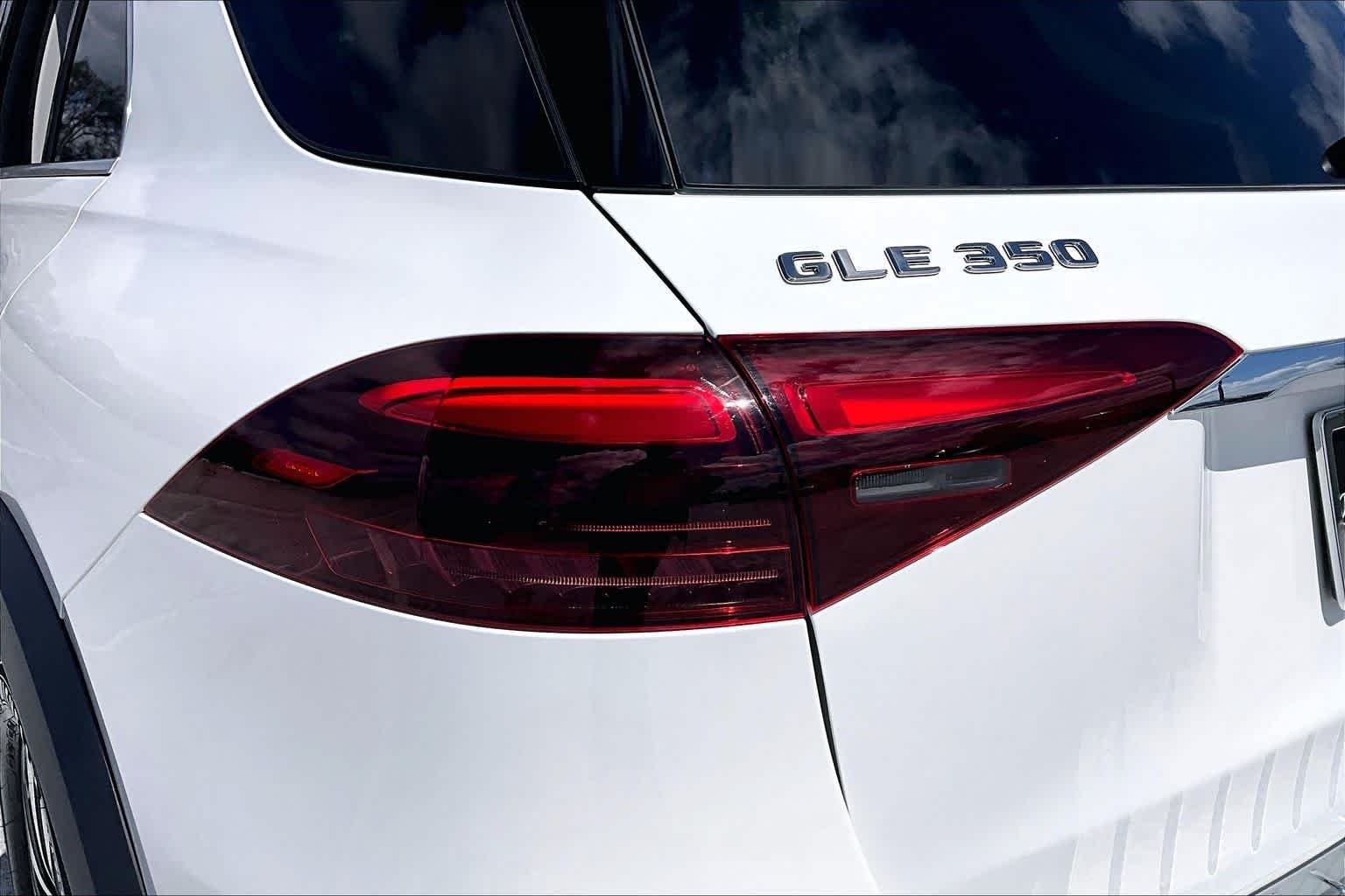 Certified Used 2025 Polar White Mercedes-Benz GLE 350 image 28