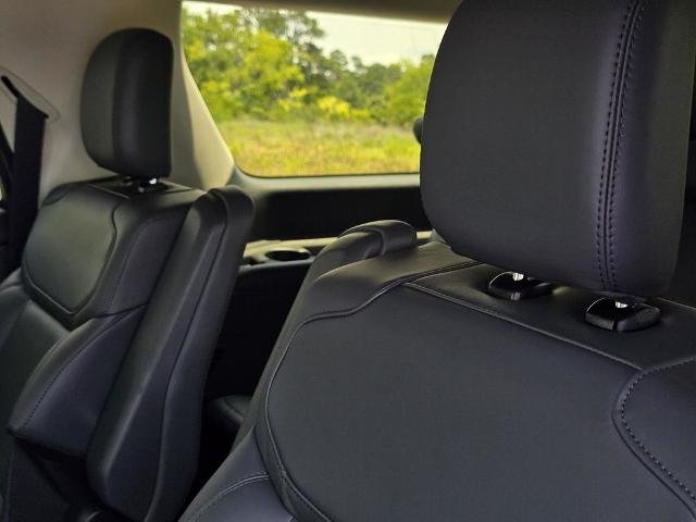 New 2027 Agate Black Metallic Ford MAX Active image 28