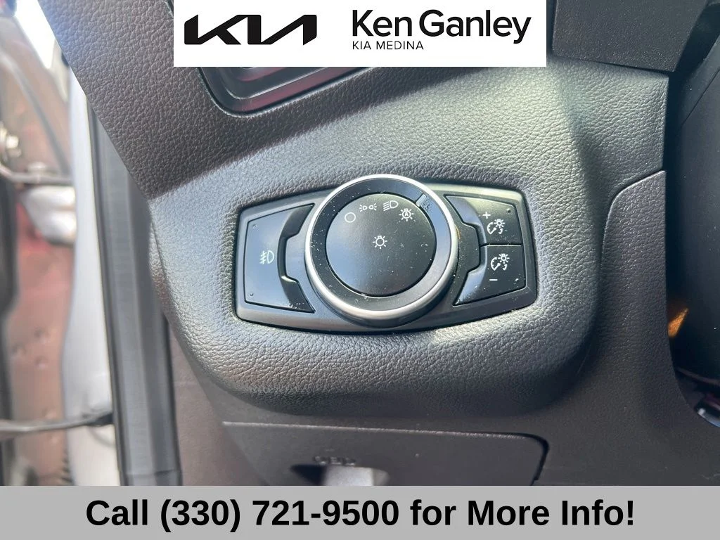 Used 2016 Silver Ford SE image 29