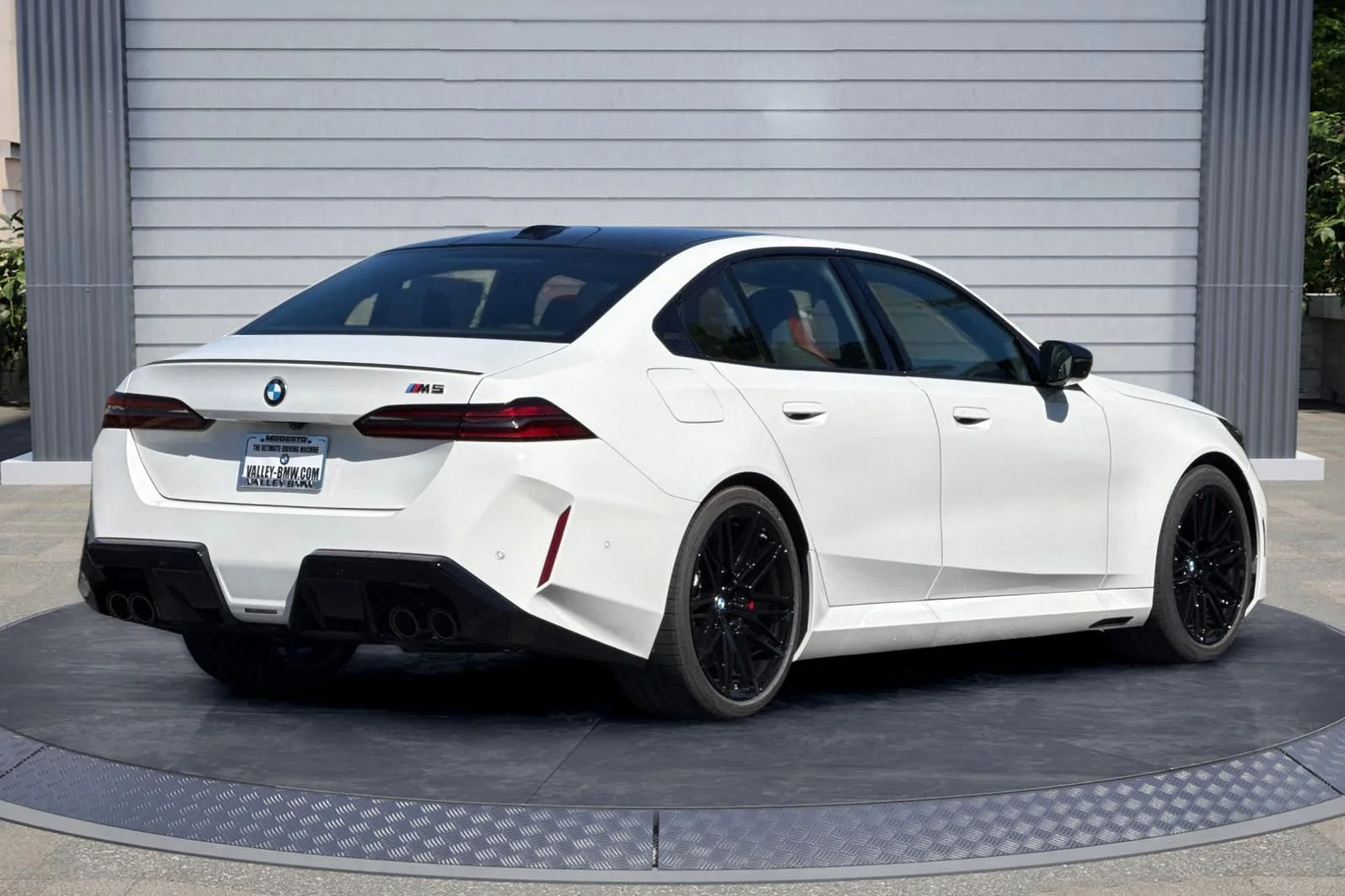 New 2026 Alpine White BMW Base image 4