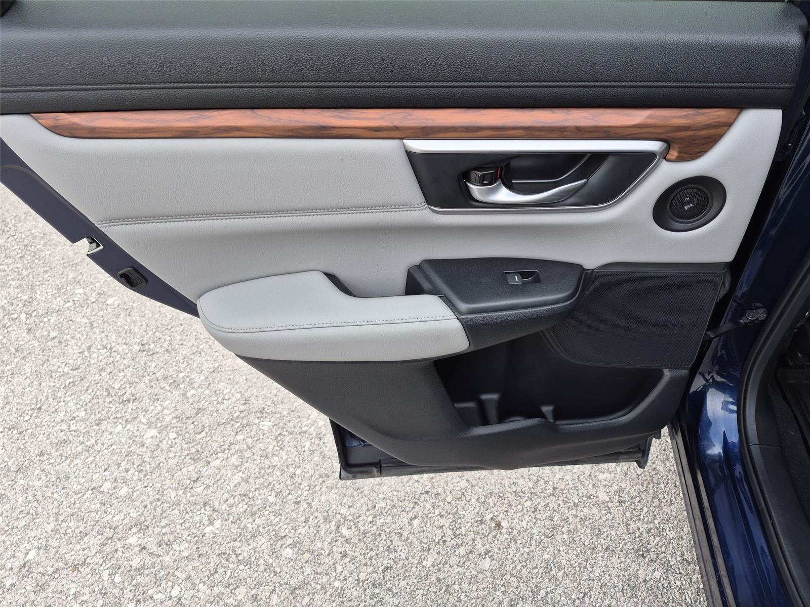 Used 2021 Obsidian Blue Pearl Honda Touring image 33