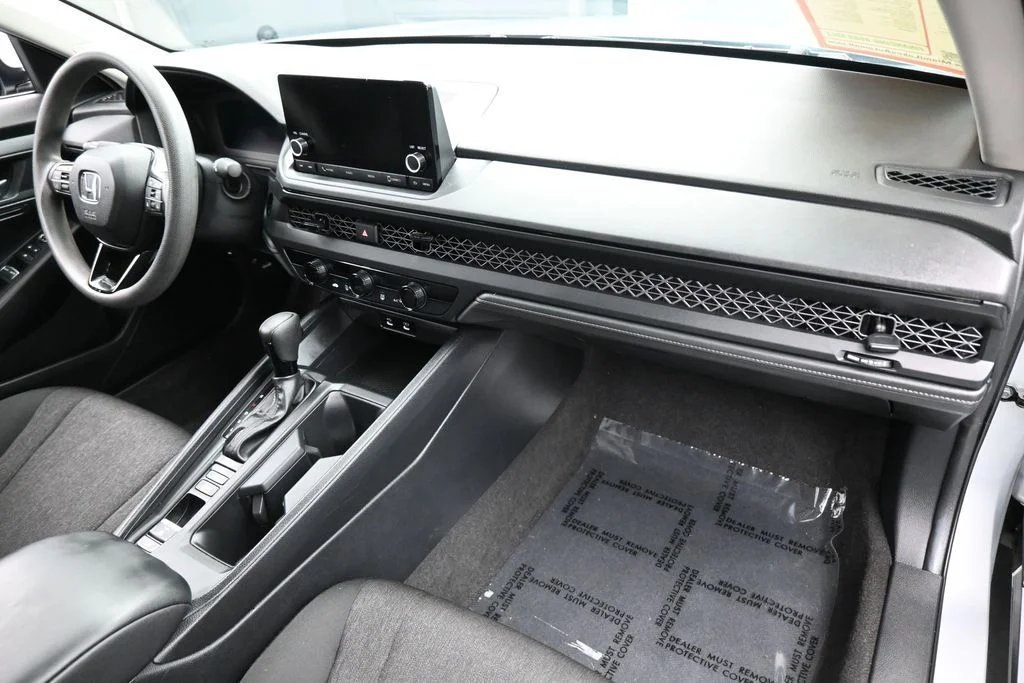 Used 2024 Silver Honda LX image 40