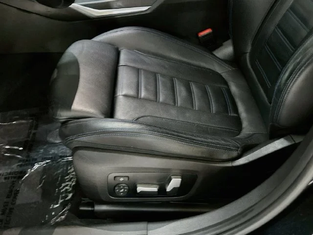 Used 2021 Black BMW 330i image 15