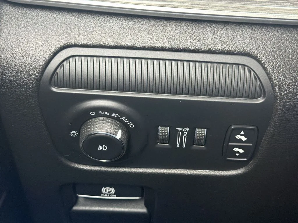 Used 2022 Gray Jeep Series III image 18