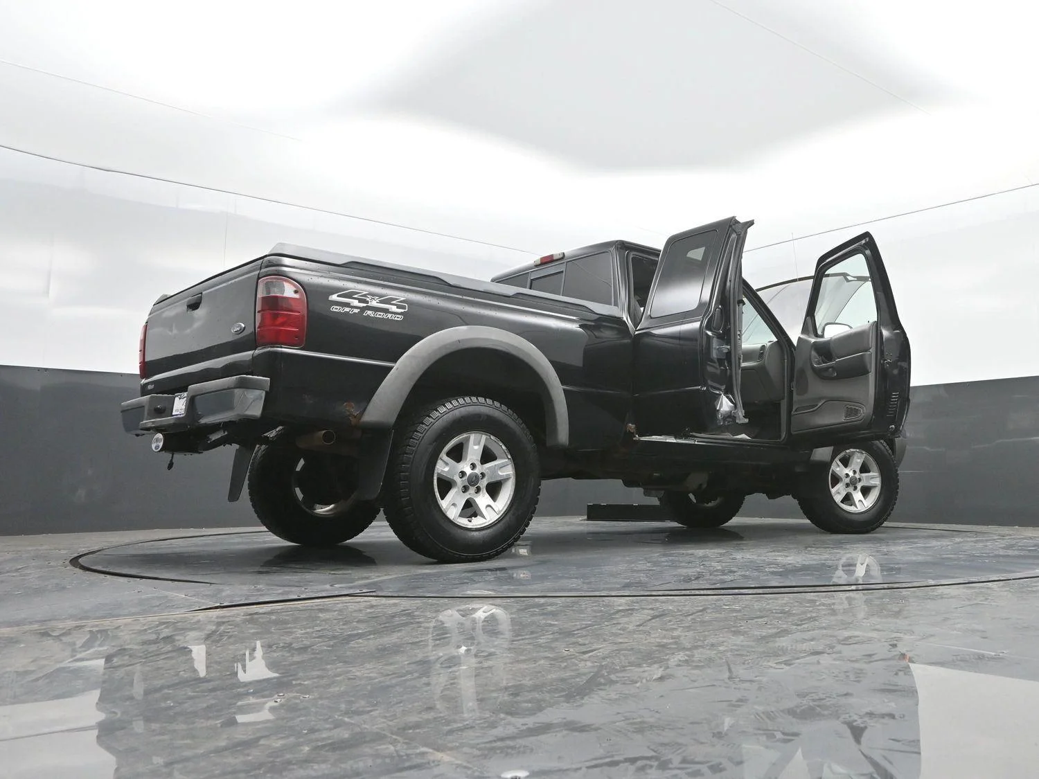 Used 2002  FORD  image 37
