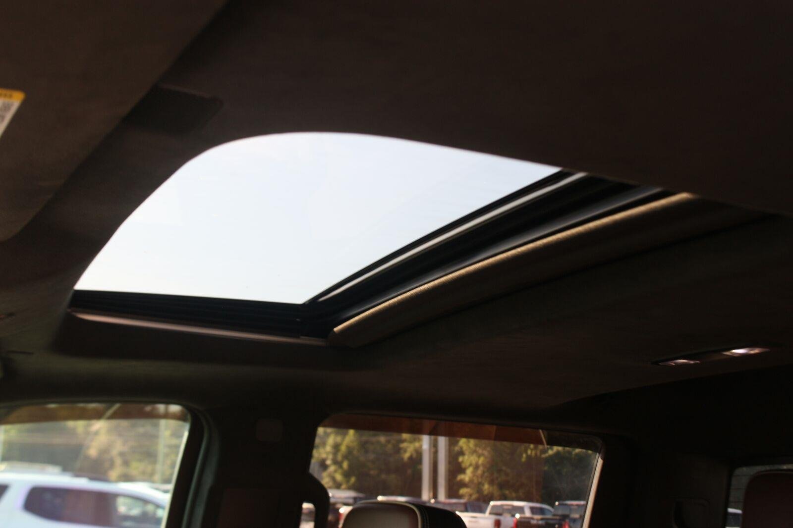 Used 2024 Onyx Black GMC Denali Ultimate image 34