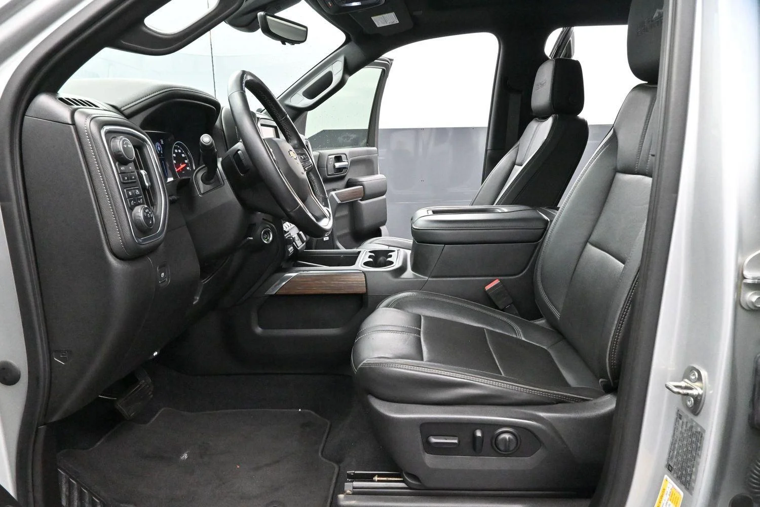 Used 2020 Silver Ice Metallic Chevrolet High Country image 12