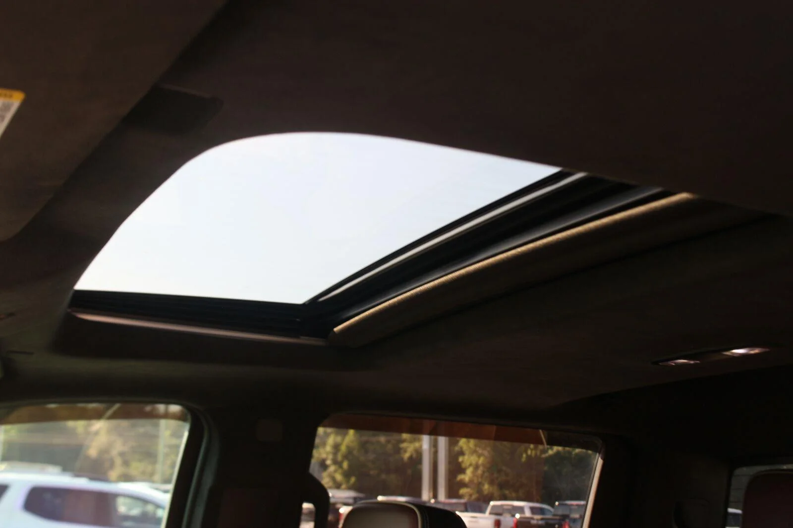 Used 2024 Onyx Black GMC Denali Ultimate image 34