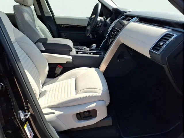 Used 2025  Land Rover S image 24
