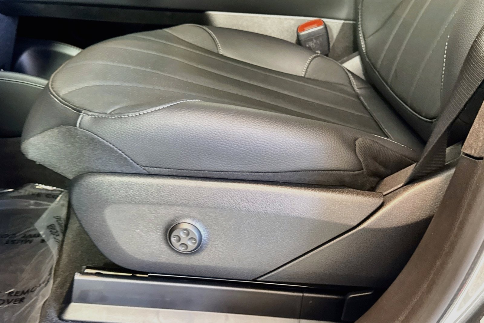 New 2026 Selenite Grey Metallic Mercedes-Benz EQE 320 image 17
