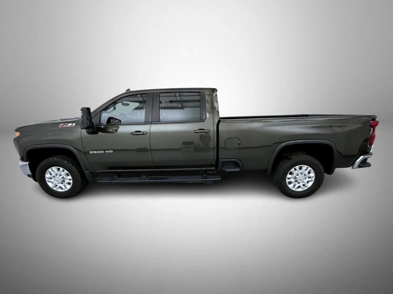 Used 2022 Green Chevrolet LT image 8