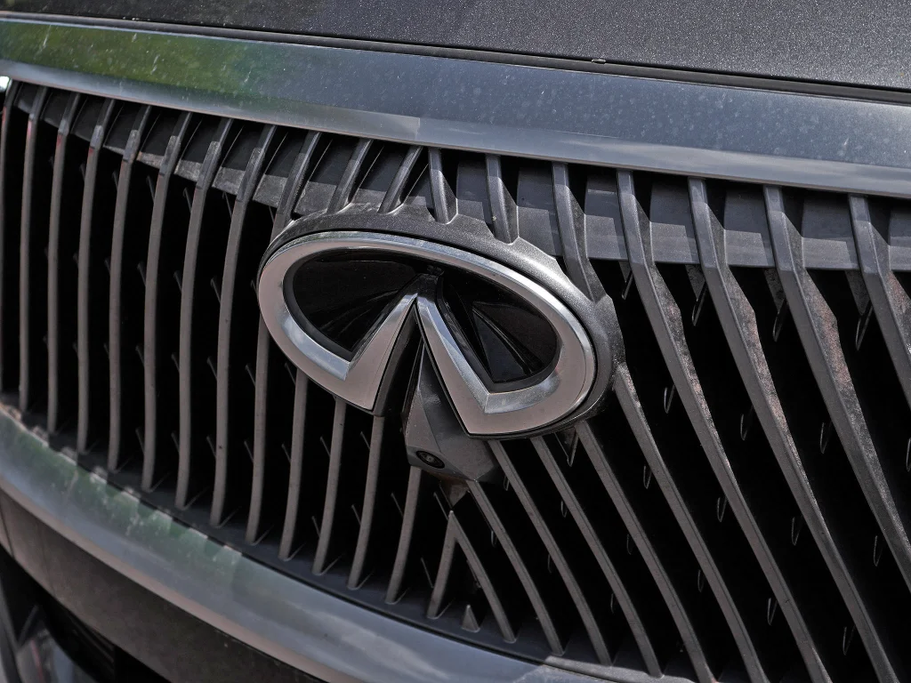 Certified Used 2026 Graphite Shadow INFINITI LUXE image 3
