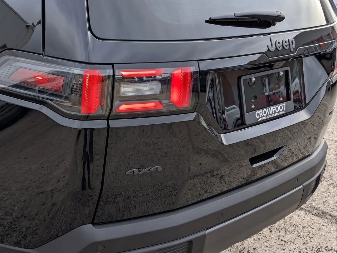 New 2026 Black Jeep Laredo - - 4x4 - 1.6L I-4 Turbo Hybrid - 12.3 Uconnect Display - Heated Seats/Steering & More! image 10
