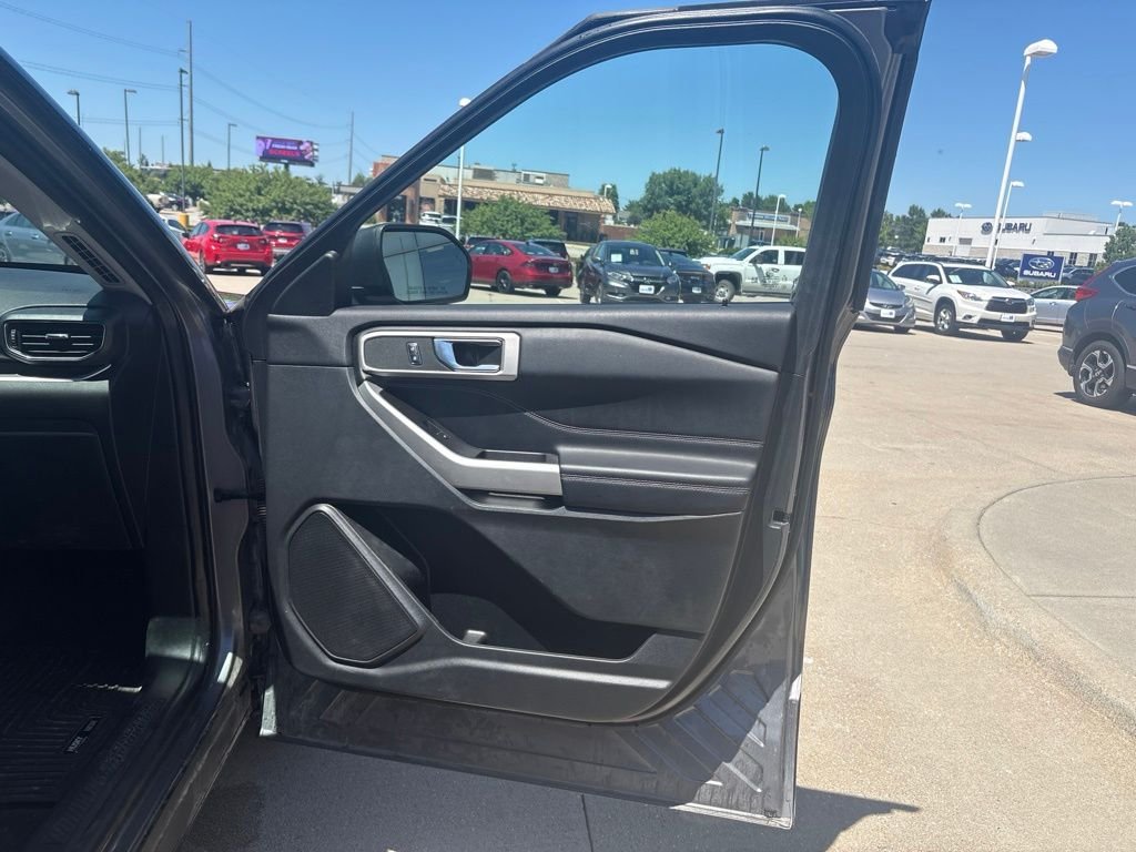 Used 2021 Gray Metallic Ford XLT image 22