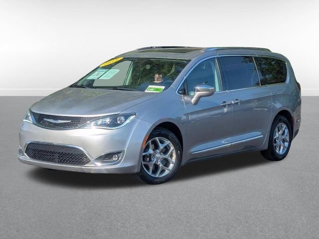 2019 Chrysler Pacifica Limited's photo