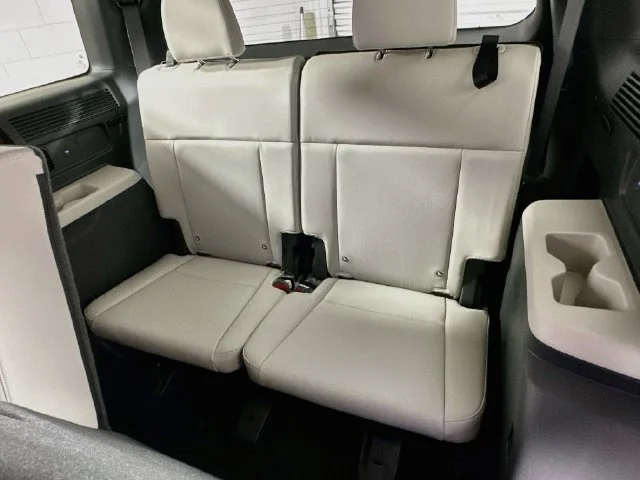 New 2027 Gray Hyundai SEL image 12