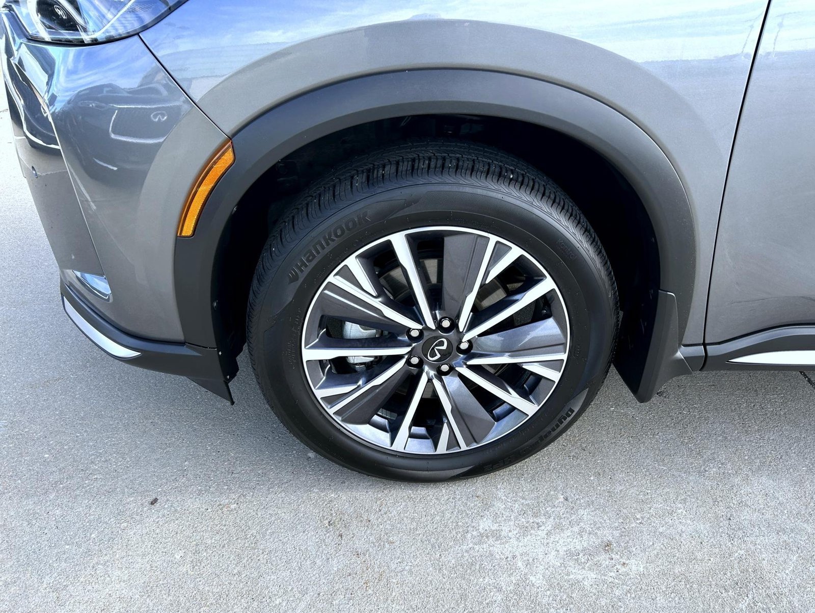 Used 2026 Gray INFINITI LUXE image 24