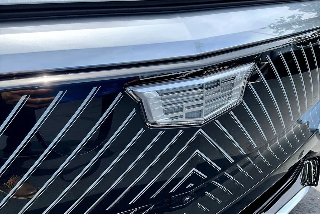 New 2026 Vibrant White Tricoat Cadillac Luxury image 20