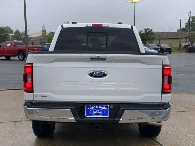 Used 2023 Oxford White Ford XLT image 3
