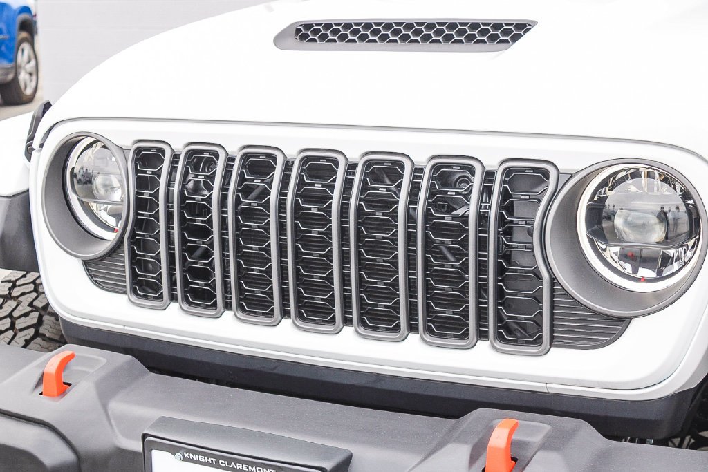 New 2026 Bright White Clearcoat Jeep Mojave image 6