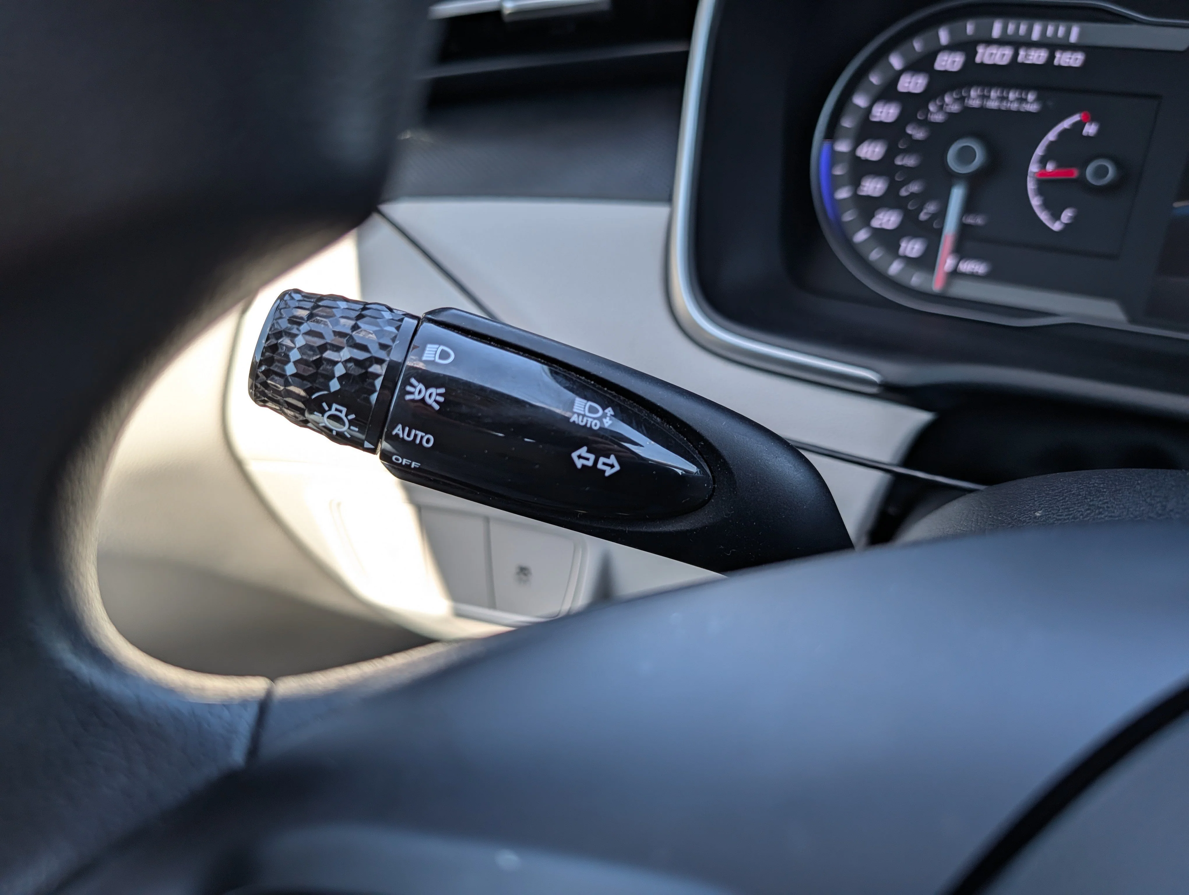 Used 2024 Black Pearl Hyundai SE image 28