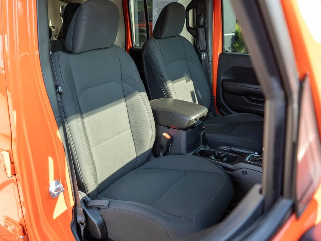 Used 2018 Orange Jeep Unlimited Sport S image 9
