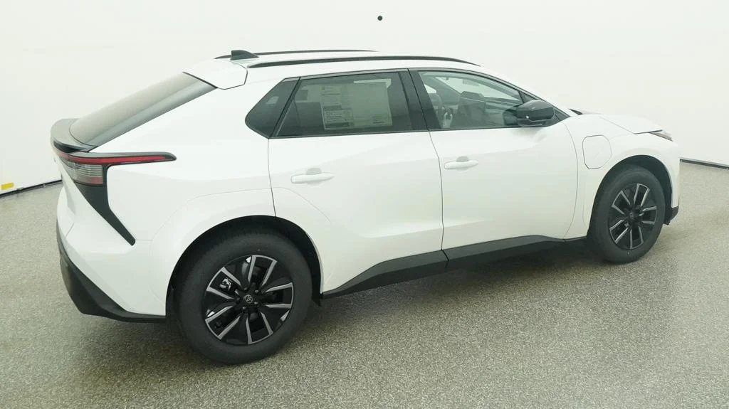 New 2026 Wind Chill Pearl Toyota XLE image 43