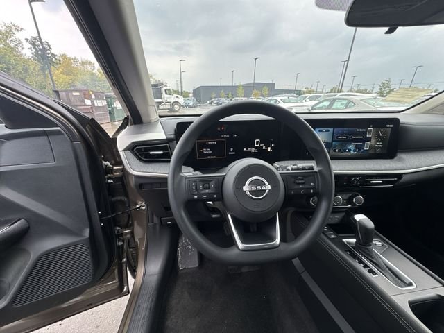 Used 2025 Brown Nissan SV image 15