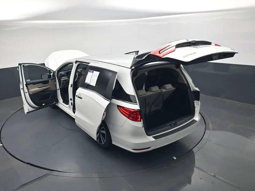 Used 2023  Honda Touring image 48