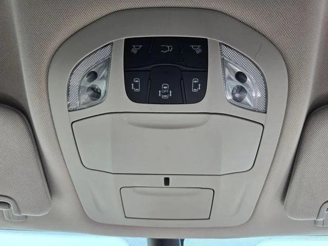 Used 2023 Black Chrysler Touring L image 26