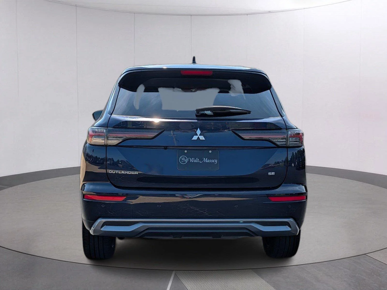Used 2025 Cosmic Blue Metallic Mitsubishi SE image 4