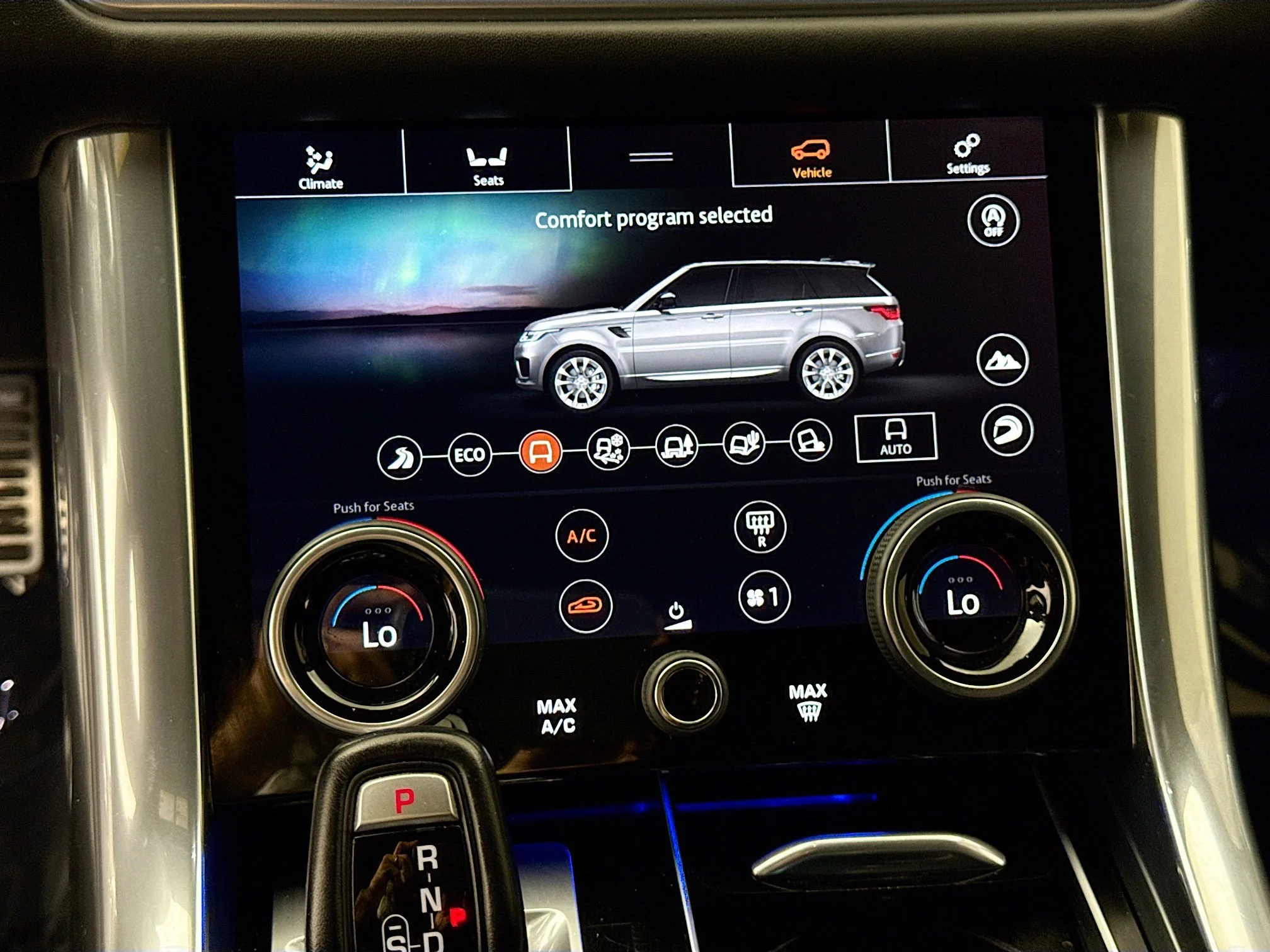 Used 2020  Land Rover HSE Dynamic image 18