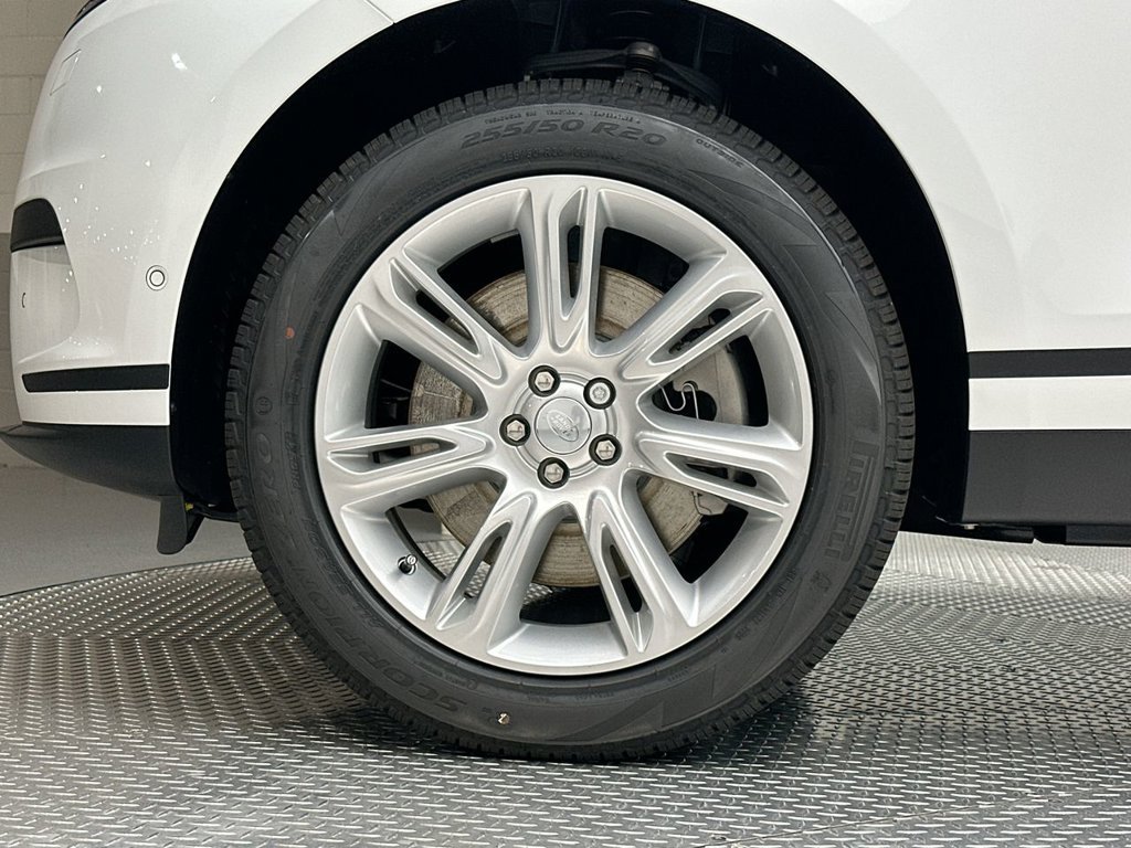 New 2026 Fuji White Land Rover S image 5