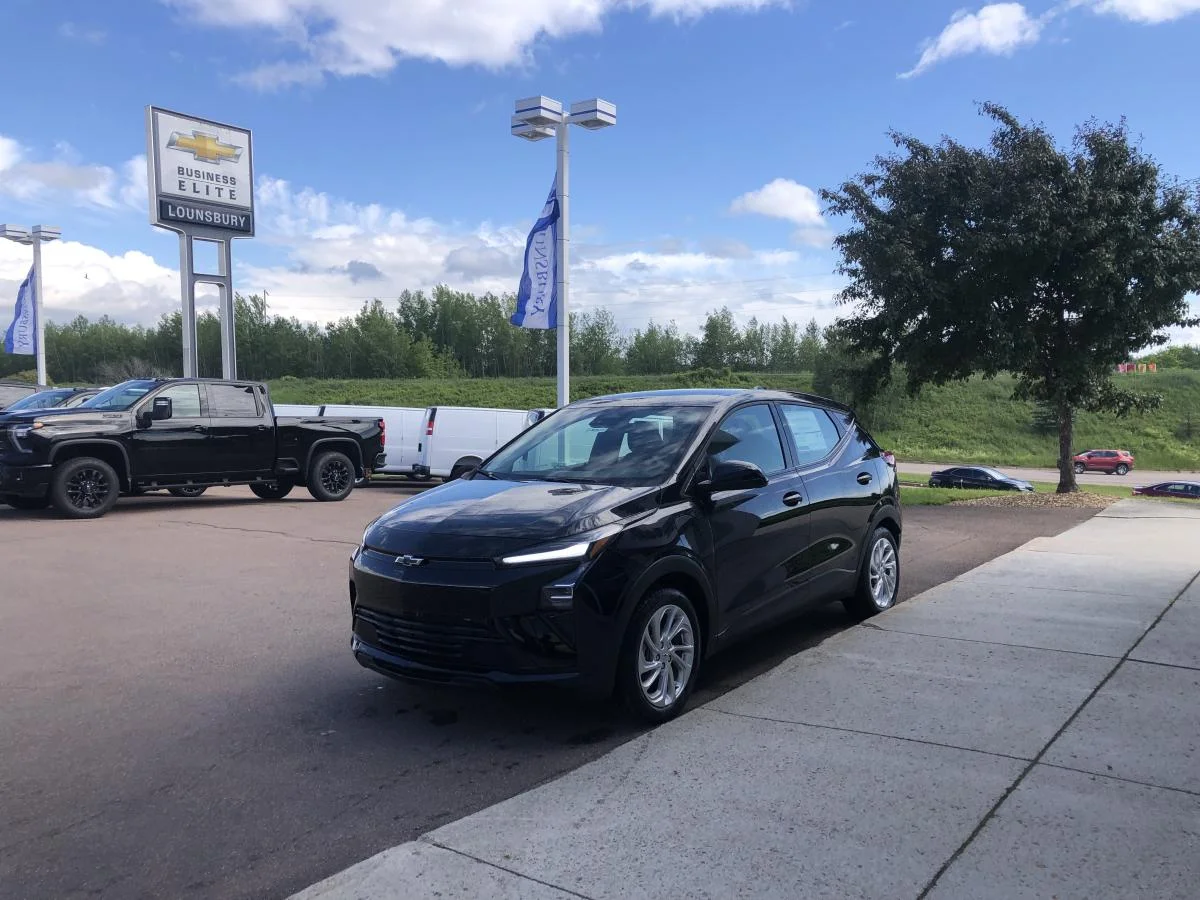New 2027 Black Chevrolet Fwd 4dr Lt image 4