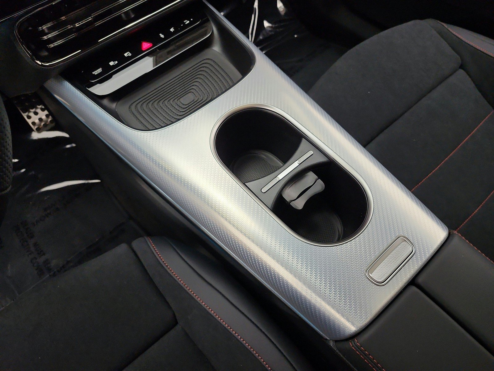 New 2027 MANUFAKTUR Alpine Grey Mercedes-Benz CLA 250+ Electric image 30