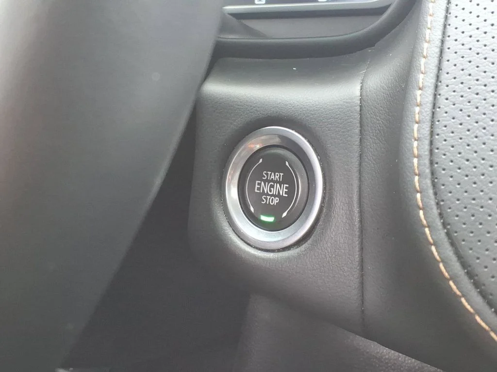 Used 2023 White GMC AT4 image 22