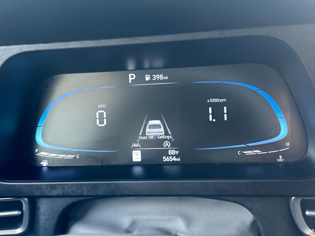 2025 Hyundai Elantra SE - Photo 16