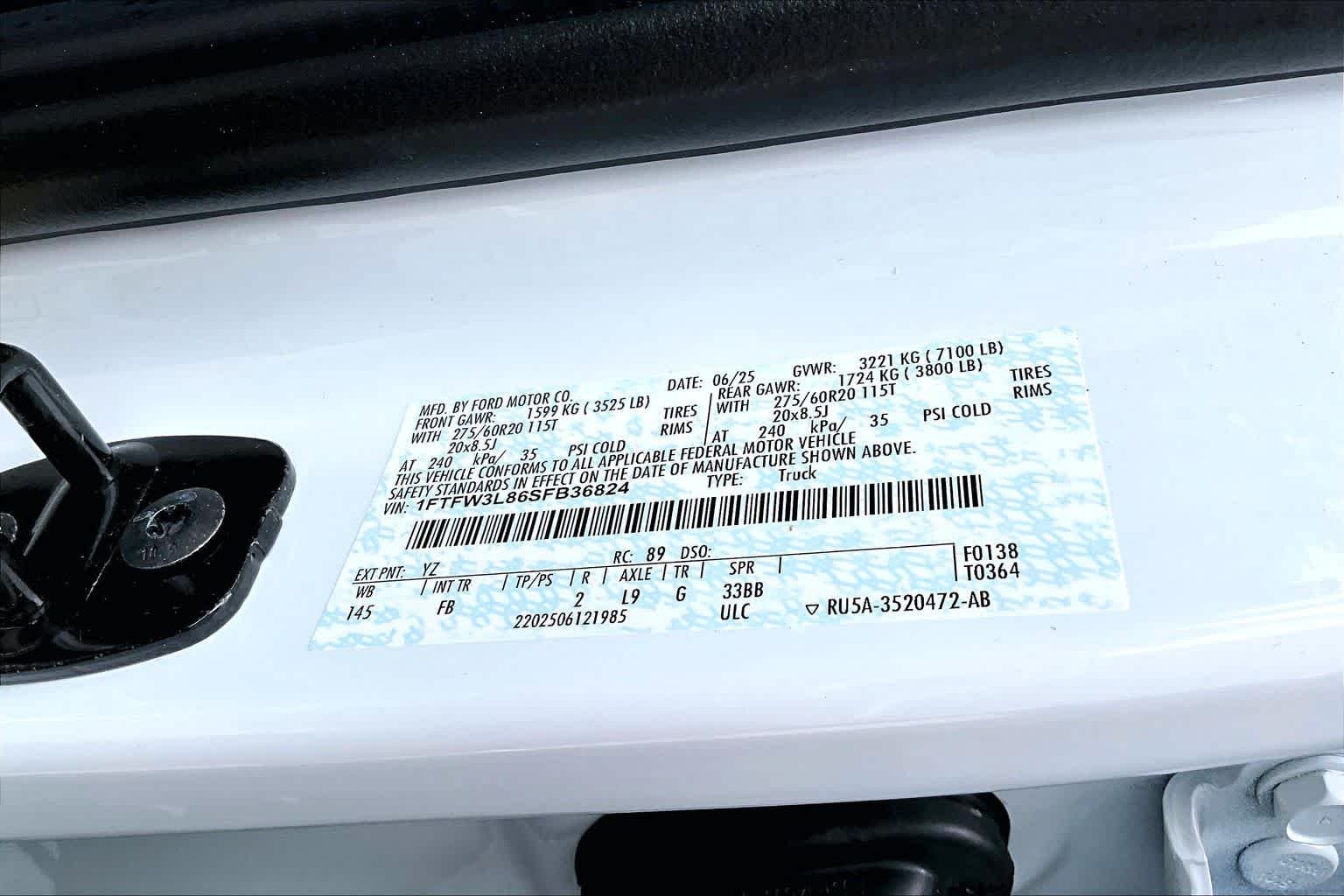 Used 2025 Oxford White Clearcoat Ford XLT image 40